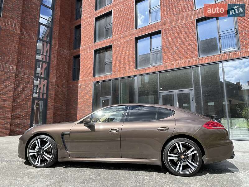 Фастбэк Porsche Panamera 2013 в Киеве фото 6 Фастбэк Porsche Panamera 2013 в Киеве