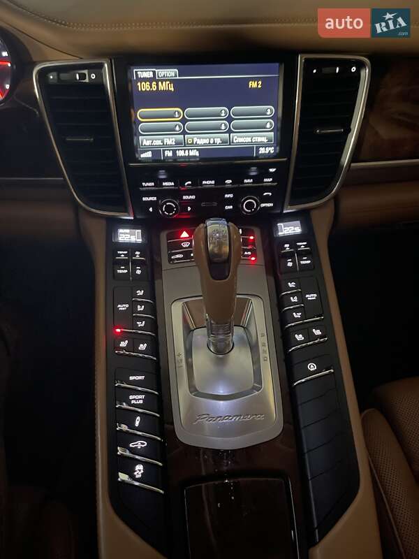 Фастбэк Porsche Panamera 2013 в Киеве фото 29 Фастбэк Porsche Panamera 2013 в Киеве