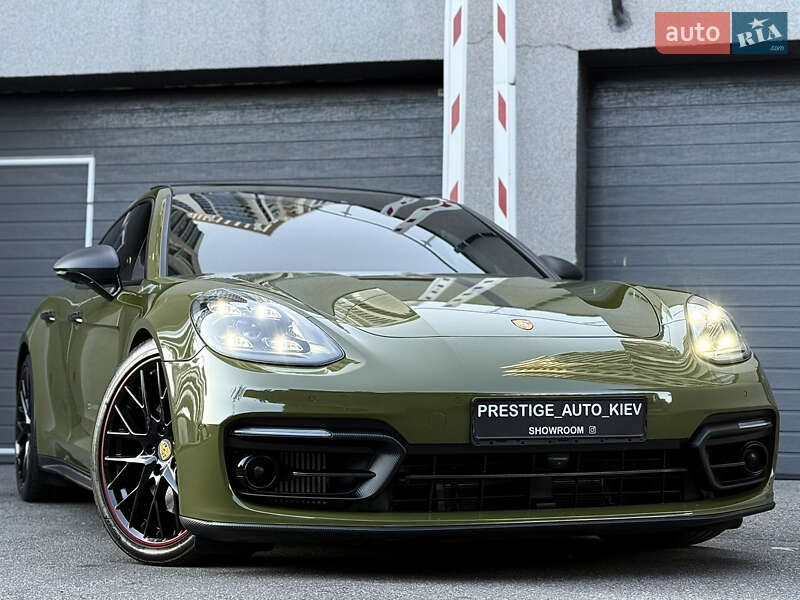 Porsche Panamera 2021