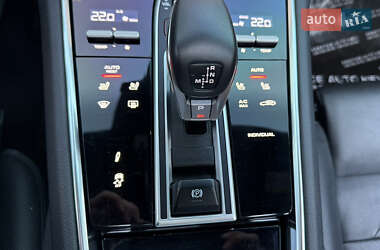 Фастбэк Porsche Panamera 2021 в 