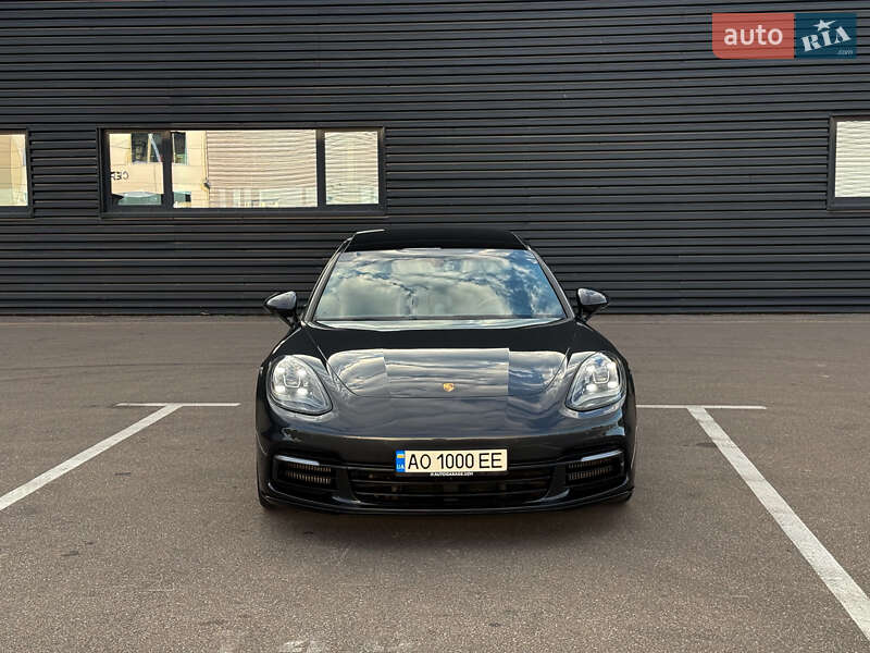 Фастбэк Porsche Panamera 2017 в Киеве