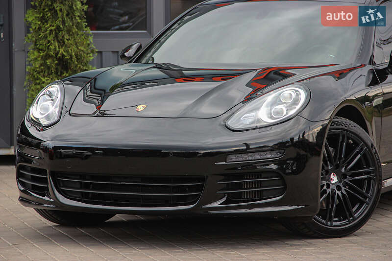 Фастбэк Porsche Panamera 2014 в Одессе