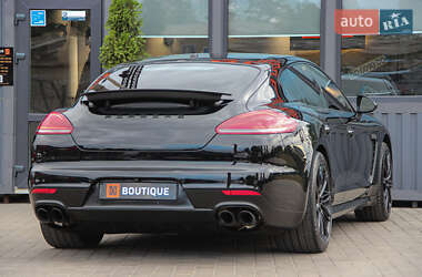 Фастбек Porsche Panamera 2014 в Одесі
