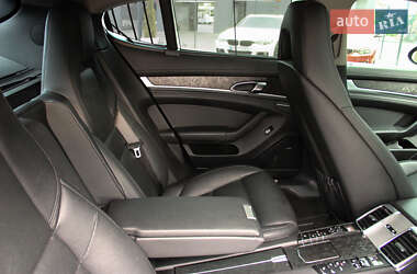 Фастбек Porsche Panamera 2014 в Одесі