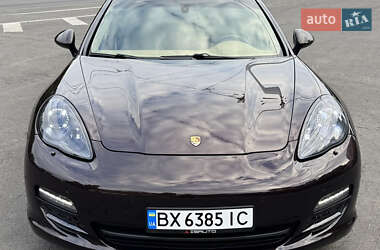 Фастбэк Porsche Panamera 2010 в 
