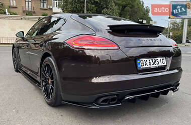 Фастбэк Porsche Panamera 2010 в 