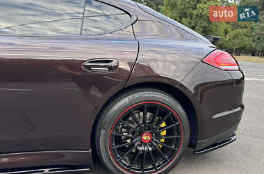 Фастбэк Porsche Panamera 2010 в 