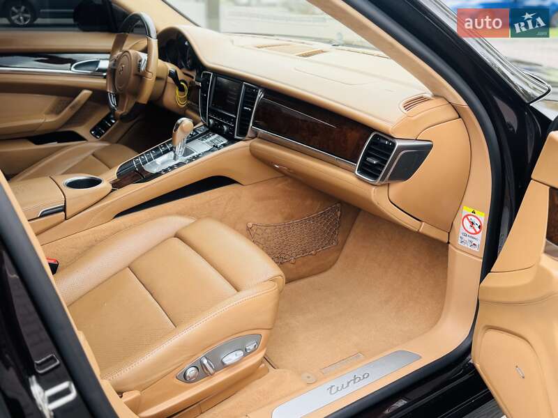 Фастбэк Porsche Panamera 2011 в Белогородке