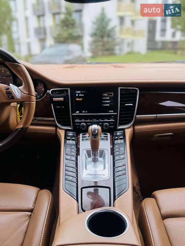Фастбэк Porsche Panamera 2011 в Белогородке