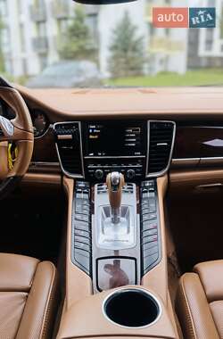 Фастбэк Porsche Panamera 2011 в 