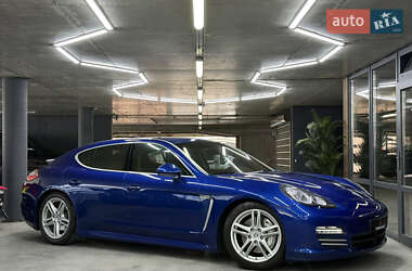 Фастбэк Porsche Panamera 2010 в 