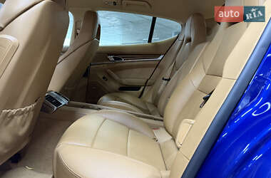 Фастбэк Porsche Panamera 2010 в 