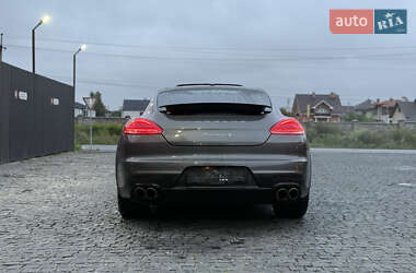Фастбэк Porsche Panamera 2013 в 