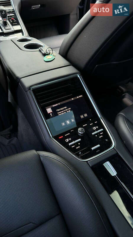 Фастбэк Porsche Panamera 2018 в Днепре