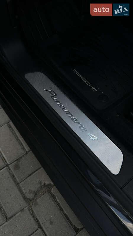 Фастбэк Porsche Panamera 2018 в Днепре