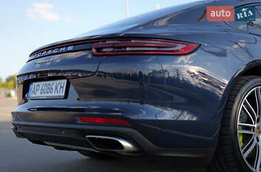 Фастбэк Porsche Panamera 2019 в 