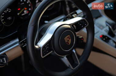 Фастбэк Porsche Panamera 2019 в 