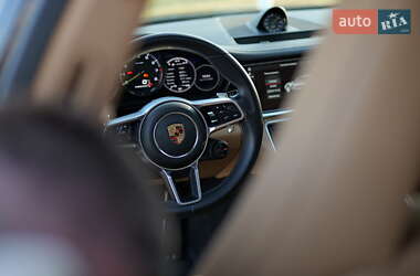 Фастбэк Porsche Panamera 2019 в 