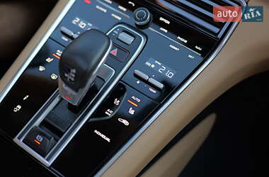 Фастбэк Porsche Panamera 2019 в 
