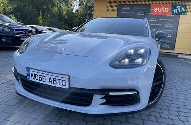 Фастбэк Porsche Panamera 2017 в Львове