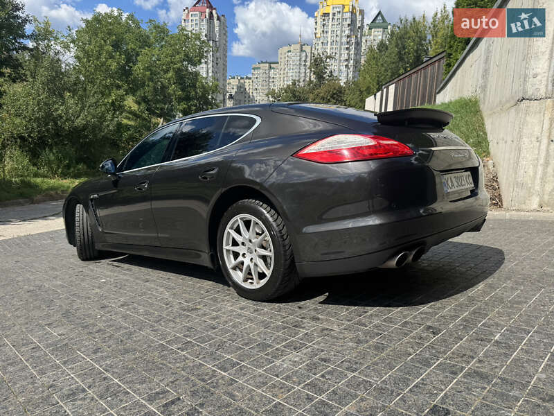 Фастбэк Porsche Panamera 2010 в Киеве