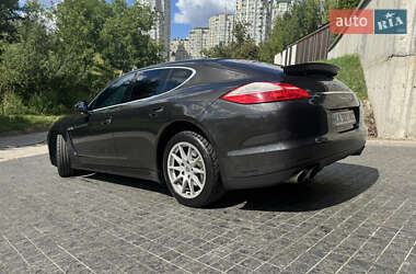 Фастбэк Porsche Panamera 2010 в 