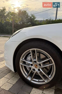 Фастбэк Porsche Panamera 2013 в 