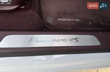 Фастбэк Porsche Panamera 2013 в 