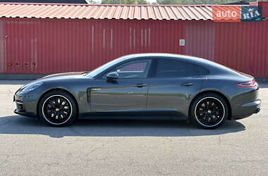Фастбэк Porsche Panamera 2020 в 