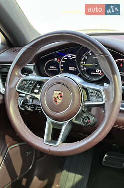 Фастбэк Porsche Panamera 2020 в 