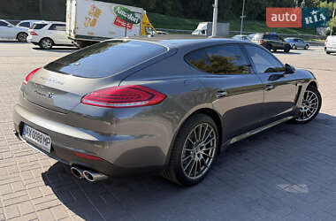 Фастбэк Porsche Panamera 2014 в 