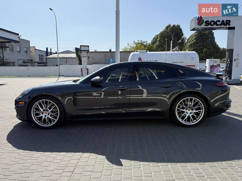 Фастбэк Porsche Panamera 2018 в Днепре
