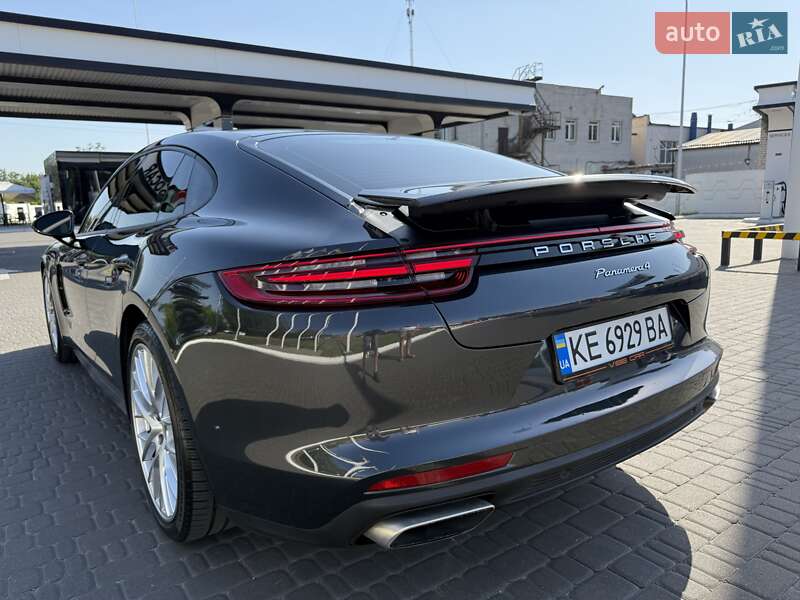 Фастбэк Porsche Panamera 2018 в Днепре