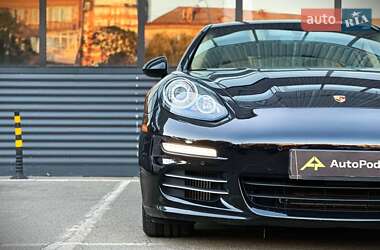 Фастбэк Porsche Panamera 2015 в 