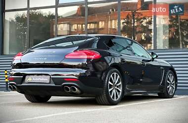 Фастбэк Porsche Panamera 2015 в 
