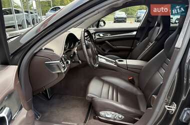 Фастбэк Porsche Panamera 2013 в 