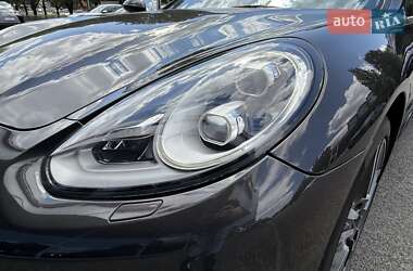 Фастбэк Porsche Panamera 2013 в 