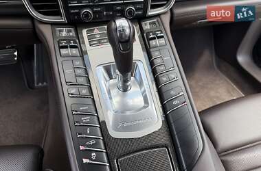 Фастбэк Porsche Panamera 2013 в 