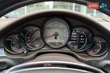 Фастбэк Porsche Panamera 2013 в 