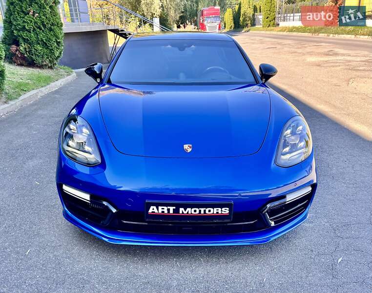 Фастбэк Porsche Panamera 2018 в Киеве