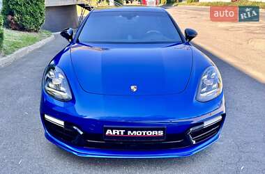 Фастбэк Porsche Panamera 2018 в 