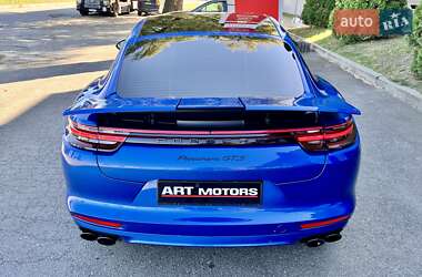 Фастбэк Porsche Panamera 2018 в 