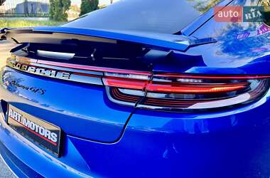 Фастбэк Porsche Panamera 2018 в 