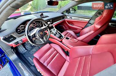 Фастбэк Porsche Panamera 2018 в 