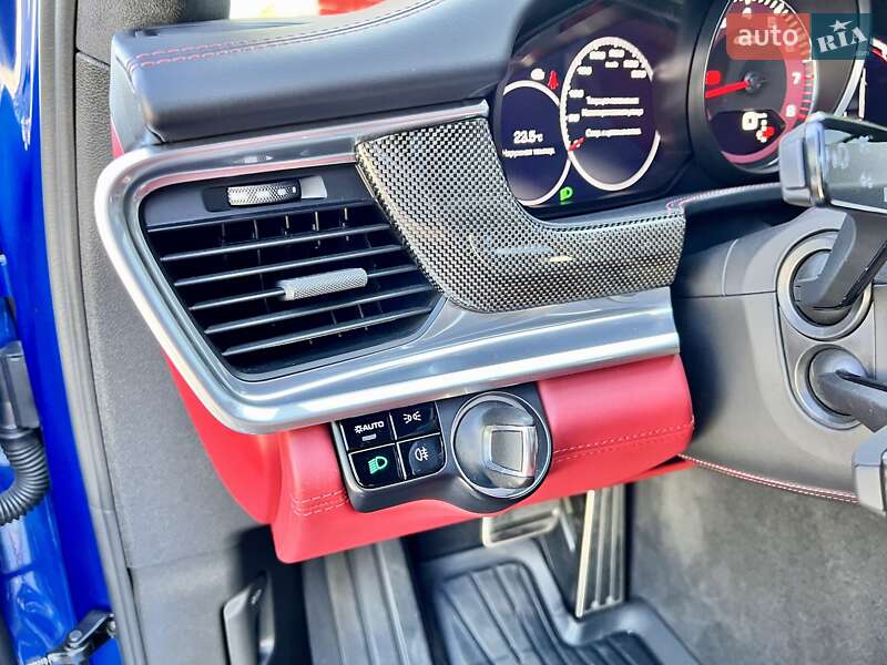 Фастбэк Porsche Panamera 2018 в Киеве