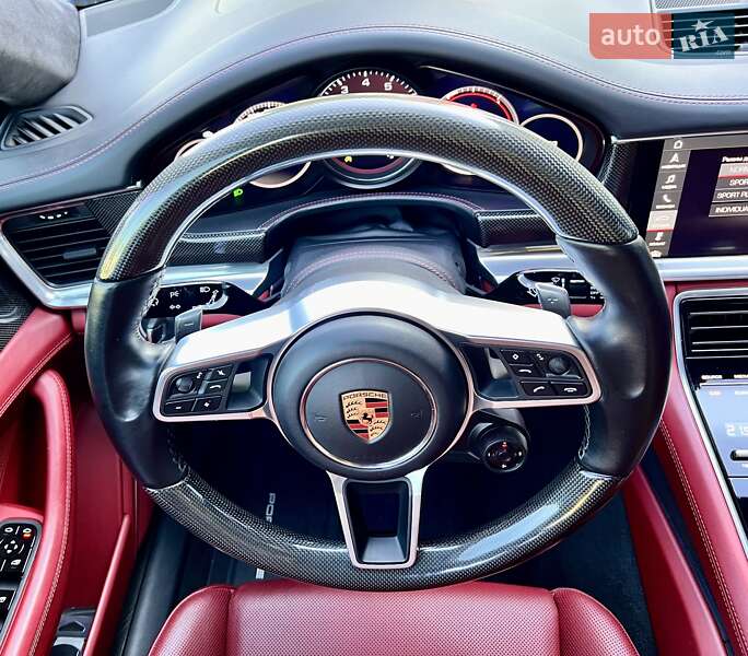 Фастбэк Porsche Panamera 2018 в Киеве