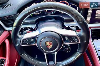 Фастбэк Porsche Panamera 2018 в 