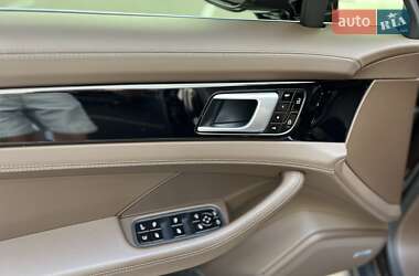 Фастбэк Porsche Panamera 2019 в 