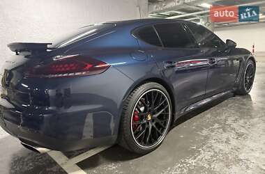 Фастбек Porsche Panamera 2014 в Києві