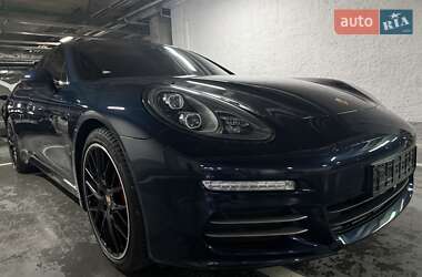 Фастбэк Porsche Panamera 2014 в Киеве
